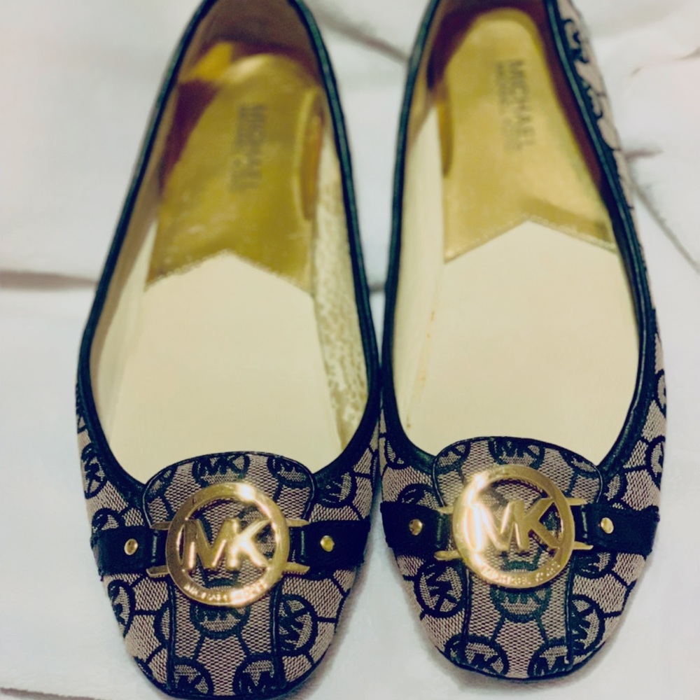 Michael Kors black monogram ballet flat size 10